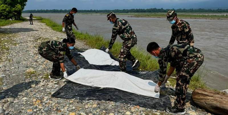 भोटेकोशी बाढीः मृत्यु हुनेको संख्या ९ सय  ३ पुग्याे, चार हजारभन्दा बढी सम्पर्कविहीन