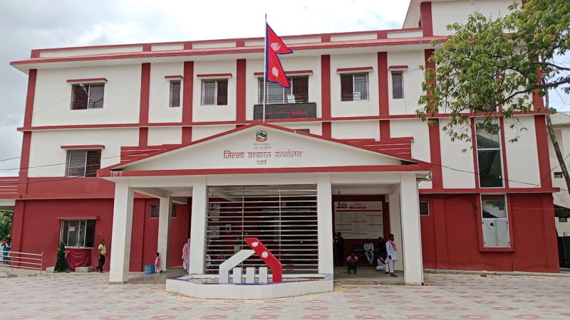 सीमावर्ती नाकामा कडाइ : पर्सामा अपरिचित व्यक्तिको आवागमनबारे सूचना दिन जिल्ला प्रशासन कार्यालयको अनुरोध 