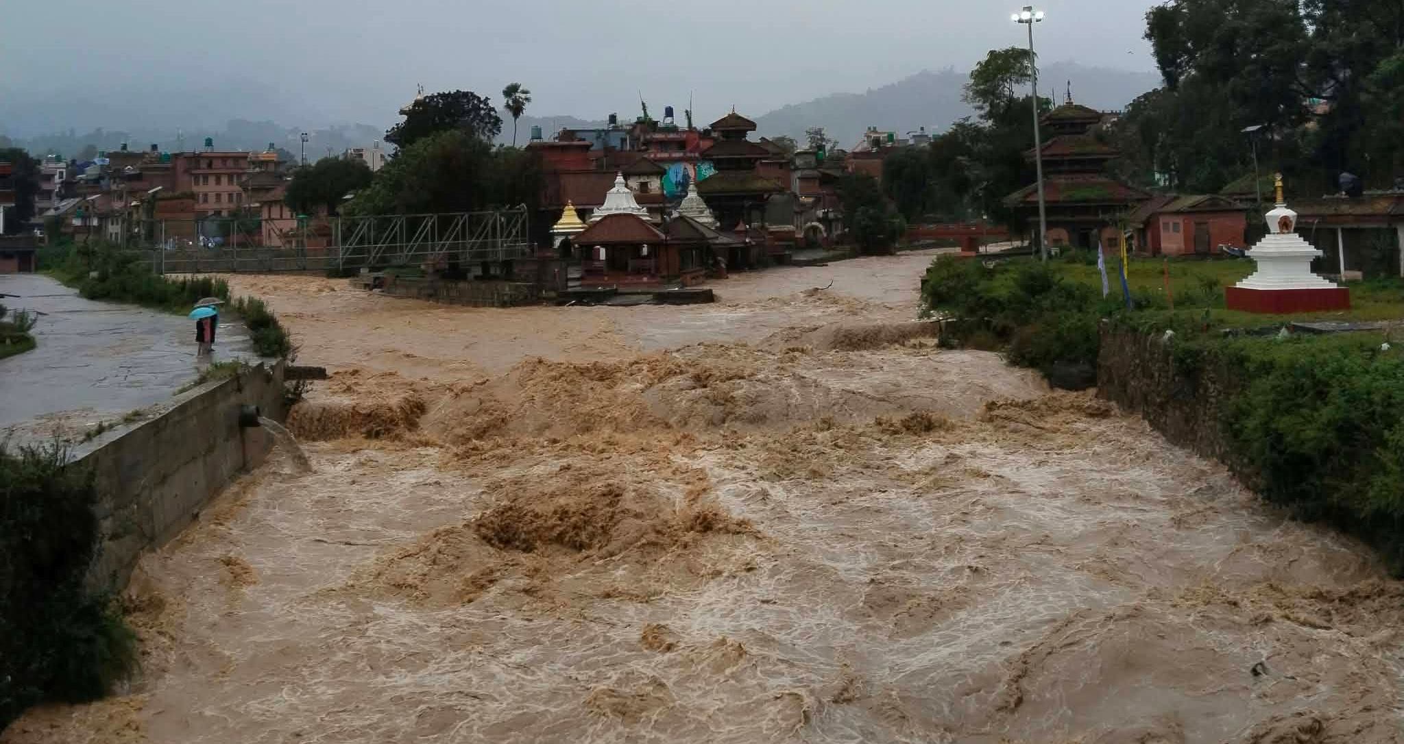 लगातारको वर्षापछि सात नदीको जलसतह खतरा तह पार